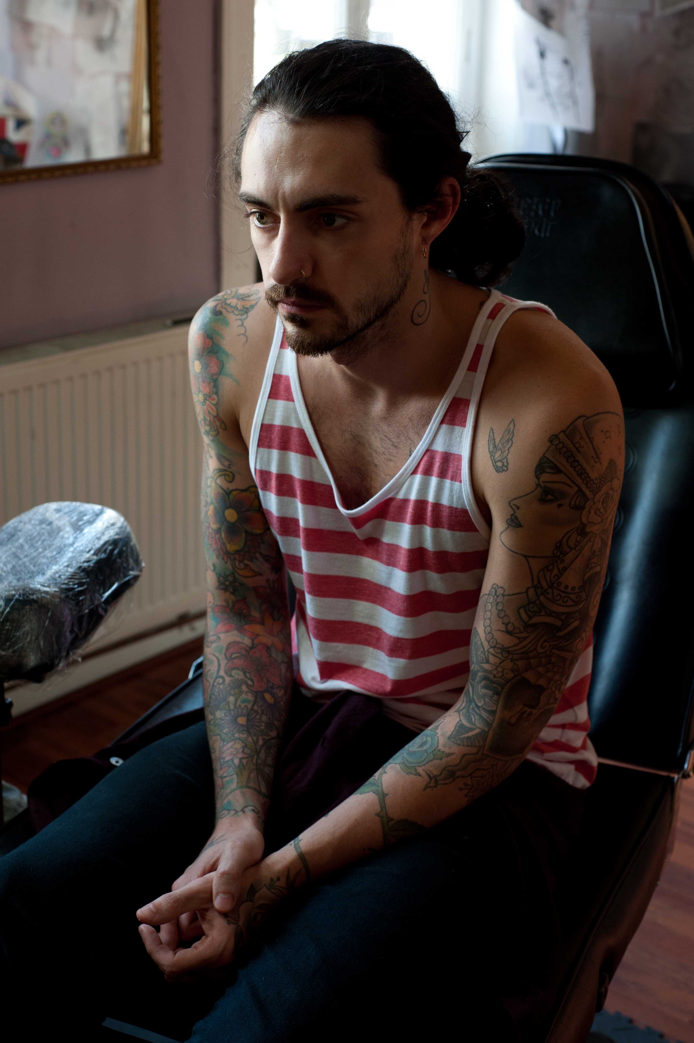 Brand Photography: Tattoo Artist Anna Travers aka Tiger Titz in her studio  in east London. | The Dots